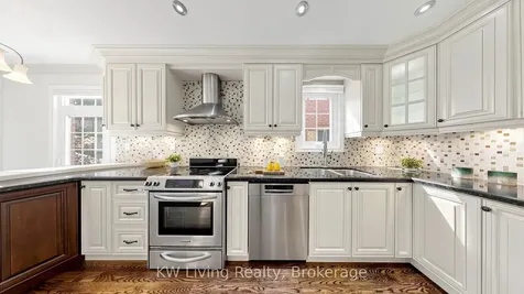 4251 Lastrada Heights Mississauga ON L5C 3V1