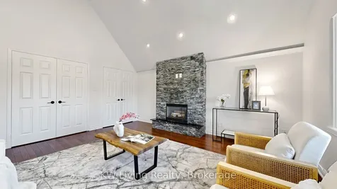 4251 Lastrada Heights Mississauga ON L5C 3V1