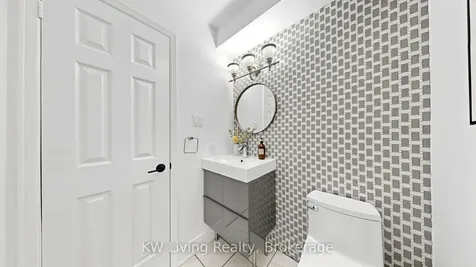 4251 Lastrada Heights Mississauga ON L5C 3V1