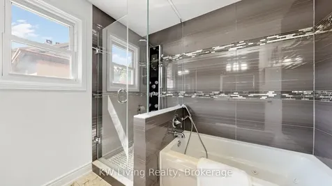 4251 Lastrada Heights Mississauga ON L5C 3V1