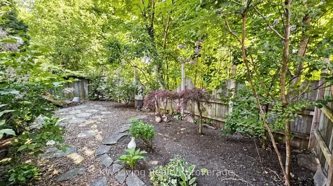 4251 Lastrada Heights Mississauga ON L5C 3V1