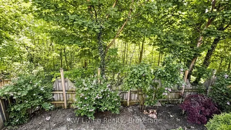 4251 Lastrada Heights Mississauga ON L5C 3V1