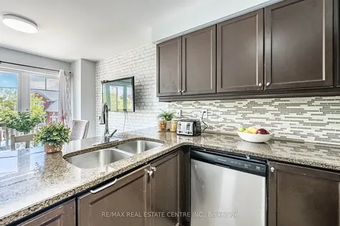 28 Lathbury Street Brampton ON L7A 0R5