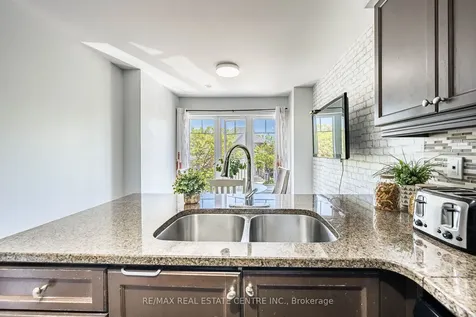 28 Lathbury Street Brampton ON L7A 0R5