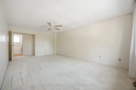 1075 Rowan Court Mississauga ON L4W 3M7