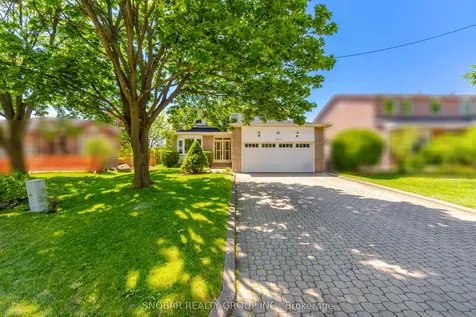 1075 Rowan Court Mississauga ON L4W 3M7