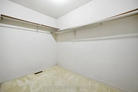 1075 Rowan Court Mississauga ON L4W 3M7