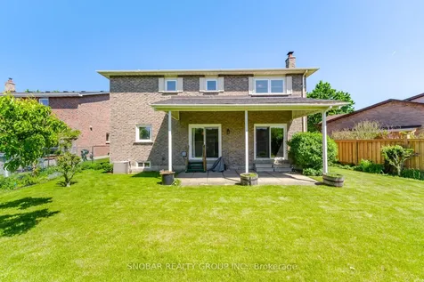 1075 Rowan Court Mississauga ON L4W 3M7