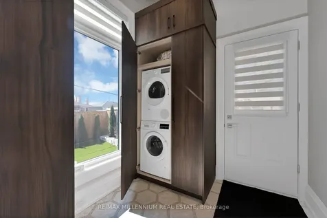 162 Oliver Place Oakville ON L6H 1K8