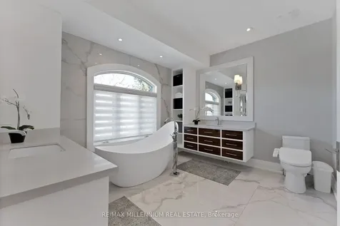162 Oliver Place Oakville ON L6H 1K8