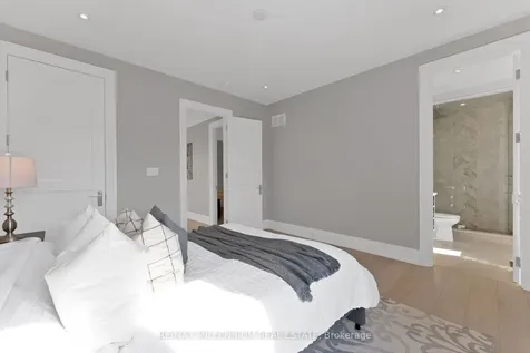 162 Oliver Place Oakville ON L6H 1K8