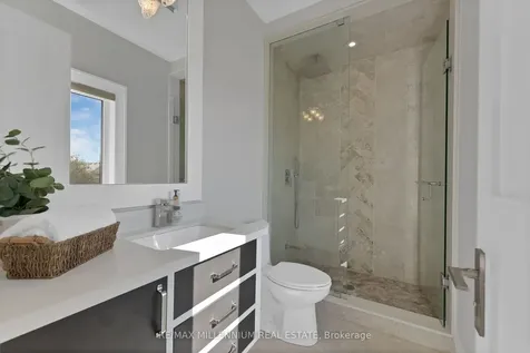 162 Oliver Place Oakville ON L6H 1K8