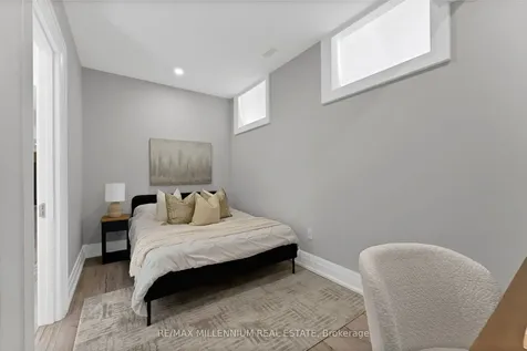 162 Oliver Place Oakville ON L6H 1K8