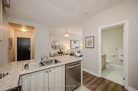 269 Georgian Drive Oakville ON L6H 0L1