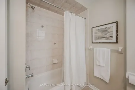 269 Georgian Drive Oakville ON L6H 0L1