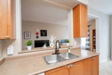 3886 Skyview Street Mississauga ON L5M 8A4