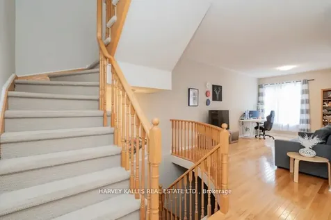 3886 Skyview Street Mississauga ON L5M 8A4