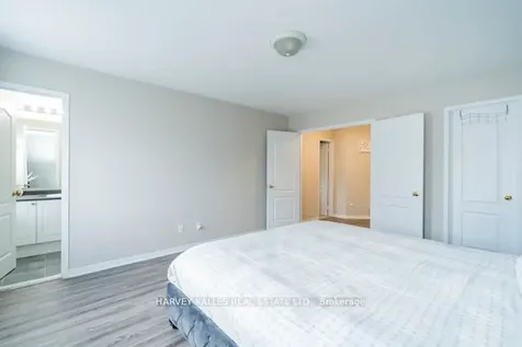 3886 Skyview Street Mississauga ON L5M 8A4