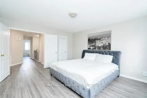3886 Skyview Street Mississauga ON L5M 8A4