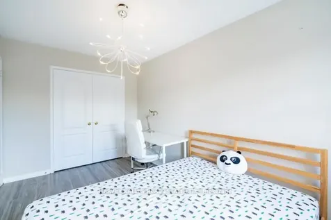 3886 Skyview Street Mississauga ON L5M 8A4