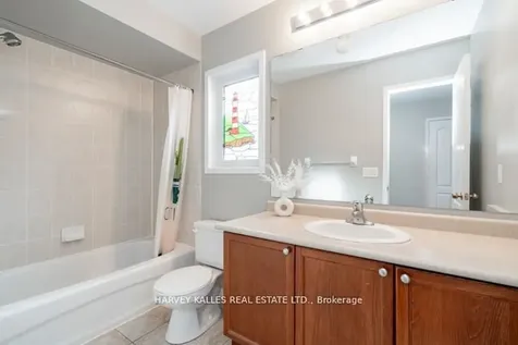 3886 Skyview Street Mississauga ON L5M 8A4