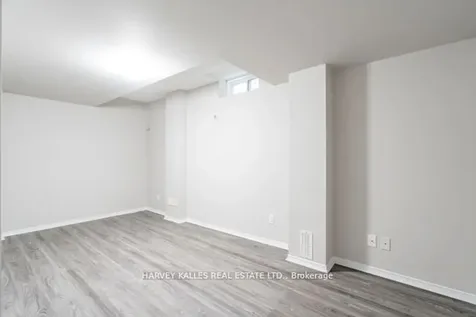 3886 Skyview Street Mississauga ON L5M 8A4
