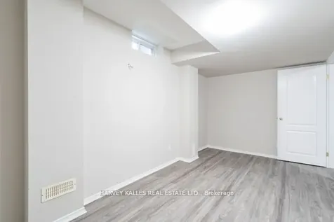 3886 Skyview Street Mississauga ON L5M 8A4