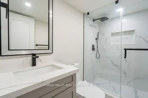 3886 Skyview Street Mississauga ON L5M 8A4