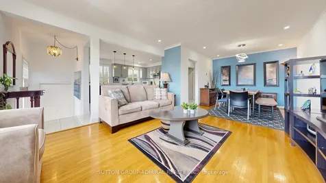 7 Whitbread Crescent Toronto ON M3L 2A8