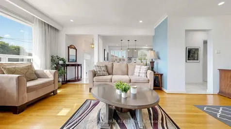 7 Whitbread Crescent Toronto ON M3L 2A8