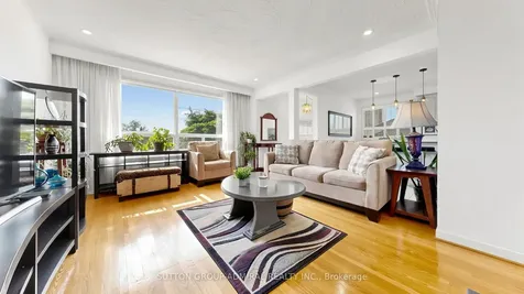7 Whitbread Crescent Toronto ON M3L 2A8