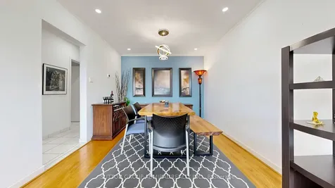 7 Whitbread Crescent Toronto ON M3L 2A8