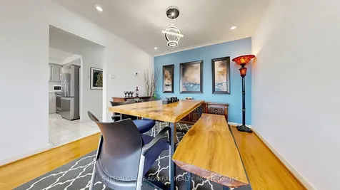 7 Whitbread Crescent Toronto ON M3L 2A8