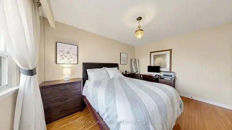7 Whitbread Crescent Toronto ON M3L 2A8