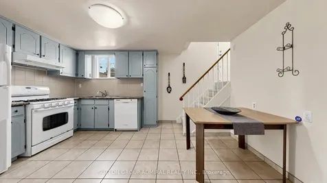 7 Whitbread Crescent Toronto ON M3L 2A8