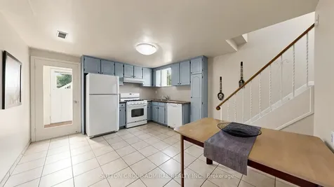7 Whitbread Crescent Toronto ON M3L 2A8