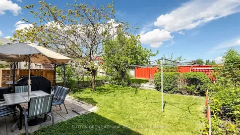 7 Whitbread Crescent Toronto ON M3L 2A8