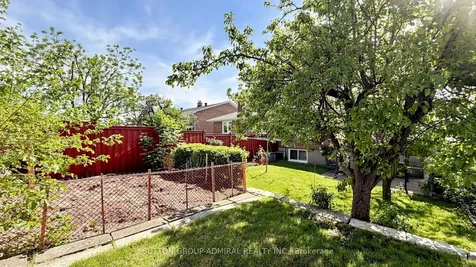 7 Whitbread Crescent Toronto ON M3L 2A8