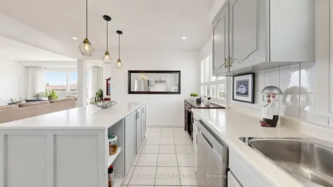 7 Whitbread Crescent Toronto ON M3L 2A8