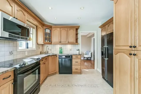 2557 Brasilia Circle Mississauga ON L5N 2E9