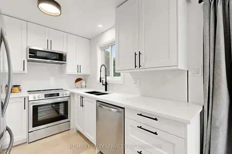 26 Mayfair Crescent Brampton ON L6S 3N4