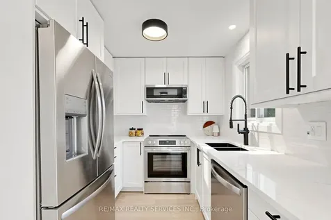 26 Mayfair Crescent Brampton ON L6S 3N4