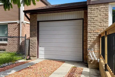 26 Mayfair Crescent Brampton ON L6S 3N4