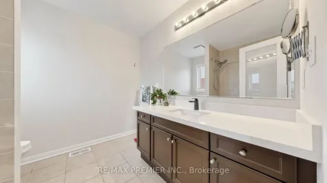 7 Stemford Road Brampton ON L7A 0S5