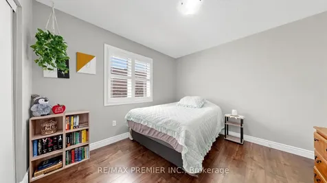 7 Stemford Road Brampton ON L7A 0S5
