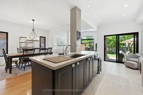 2417 Hilda Drive Oakville ON L6H 7N5