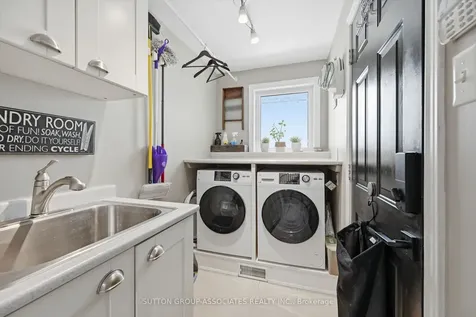 2417 Hilda Drive Oakville ON L6H 7N5