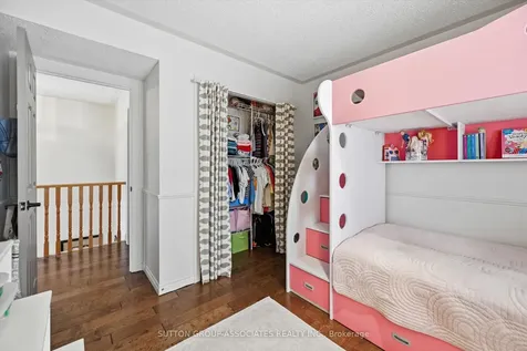 2417 Hilda Drive Oakville ON L6H 7N5