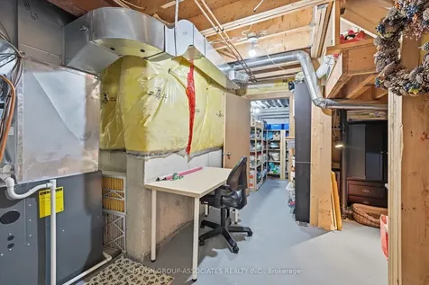 2417 Hilda Drive Oakville ON L6H 7N5