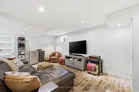 2417 Hilda Drive Oakville ON L6H 7N5